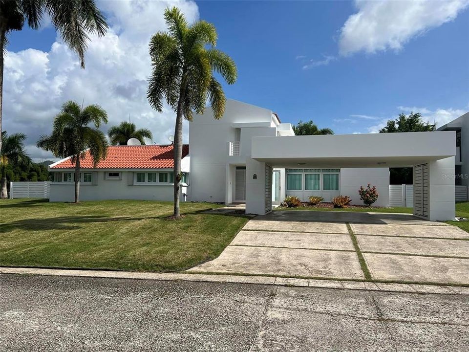 Recently Sold: $620,000 (4 beds, 4 baths, 2652 Square Feet)