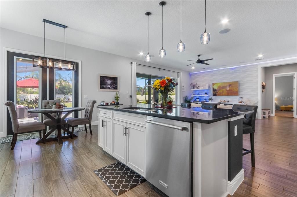 Recently Sold: $985,000 (5 beds, 4 baths, 4260 Square Feet)