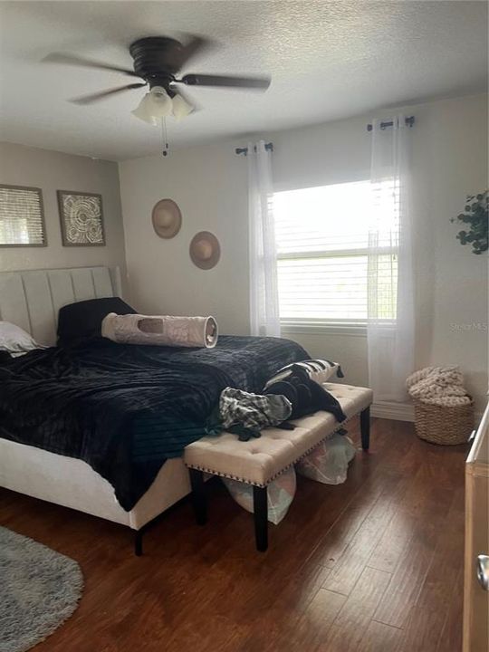 Recently Sold: $1,300,000 (3 beds, 2 baths, 1818 Square Feet)