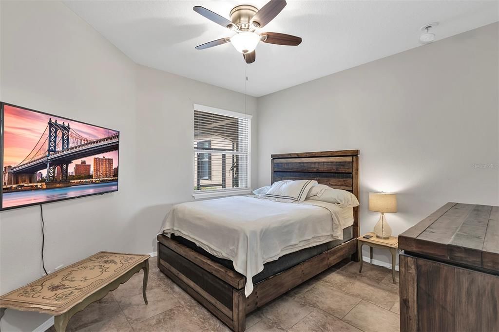 Active With Contract: $2,200 (2 beds, 2 baths, 1461 Square Feet)