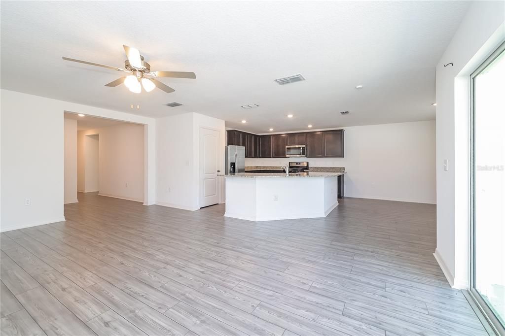 Recently Rented: $1,969 (3 beds, 2 baths, 1702 Square Feet)