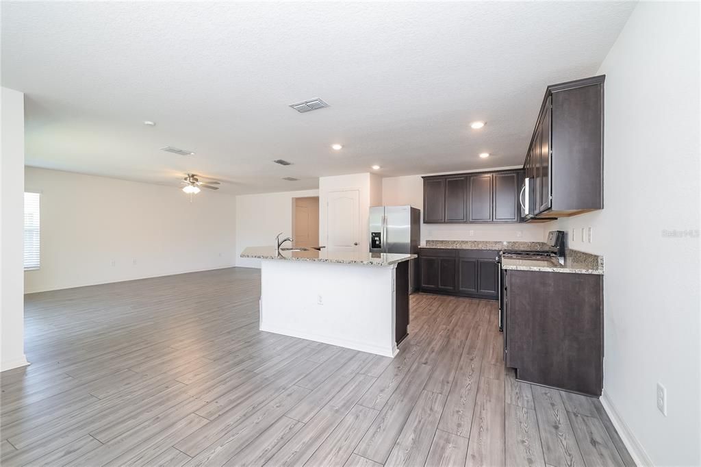 Recently Rented: $1,969 (3 beds, 2 baths, 1702 Square Feet)