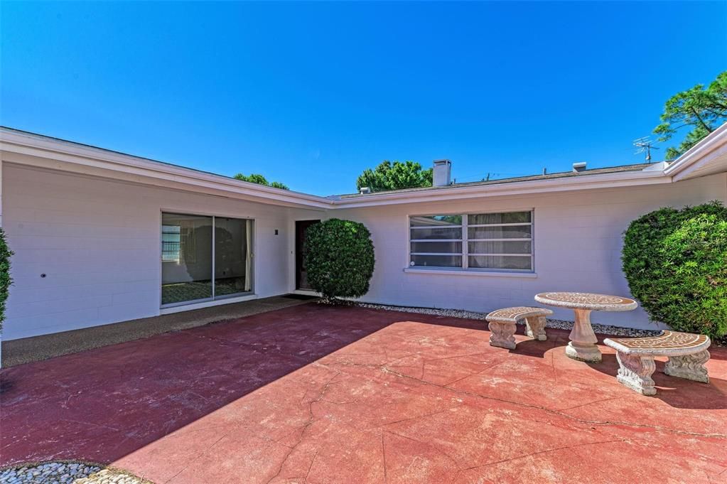 Recently Sold: $525,000 (3 beds, 2 baths, 2416 Square Feet)