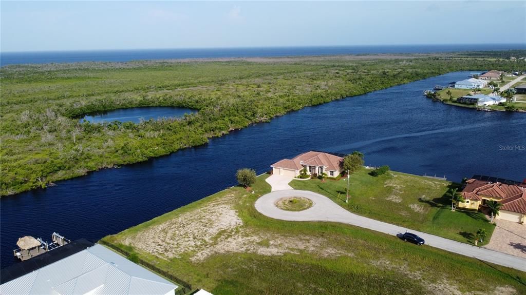 Vendido Recientemente: $624,900 (0.57 acres)