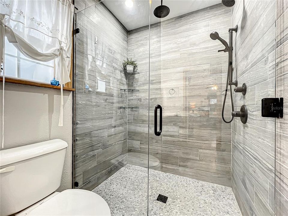 最近售出: $549,900 (3 贝兹, 2 浴室, 1408 平方英尺)