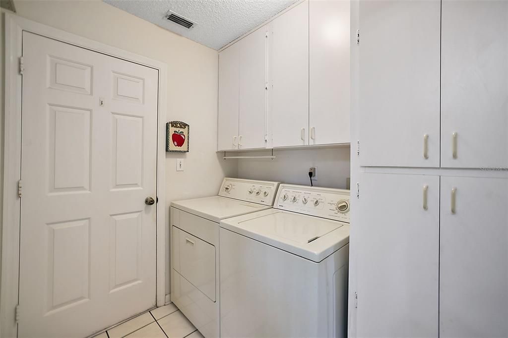 Recently Rented: $1,700 (2 beds, 2 baths, 1693 Square Feet)