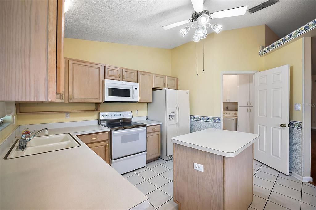 Recently Rented: $1,700 (2 beds, 2 baths, 1693 Square Feet)