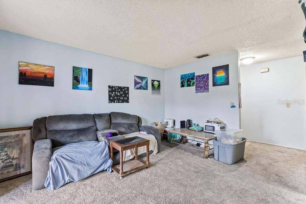 Recently Sold: $109,000 (2 beds, 2 baths, 922 Square Feet)