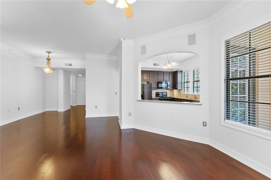 Active With Contract: $2,500 (2 beds, 2 baths, 1350 Square Feet)