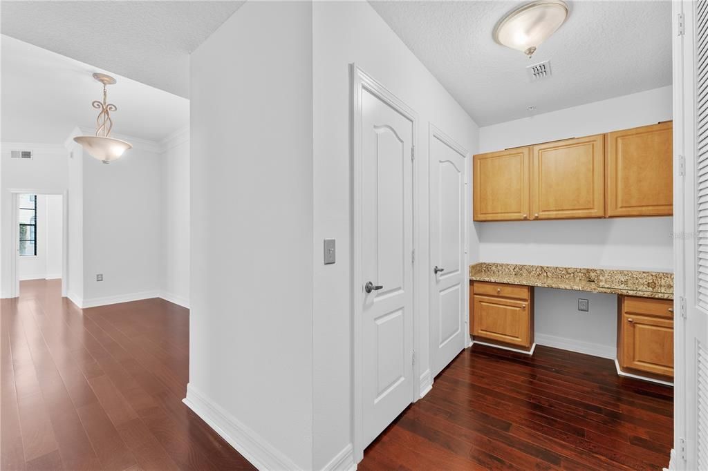 Active With Contract: $2,500 (2 beds, 2 baths, 1350 Square Feet)