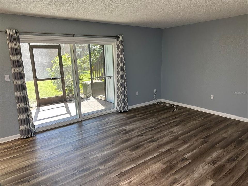 Active With Contract: $137,500 (2 beds, 2 baths, 1062 Square Feet)