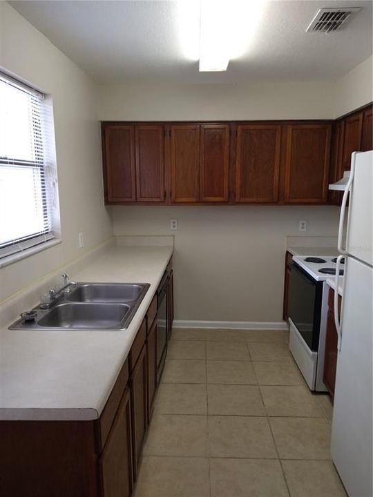Recently Rented: $1,300 (2 beds, 1 baths, 1122 Square Feet)