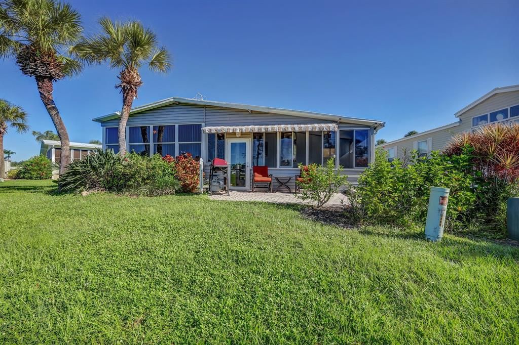 合同活跃: $139,000 (2 贝兹, 2 浴室, 1056 平方英尺)