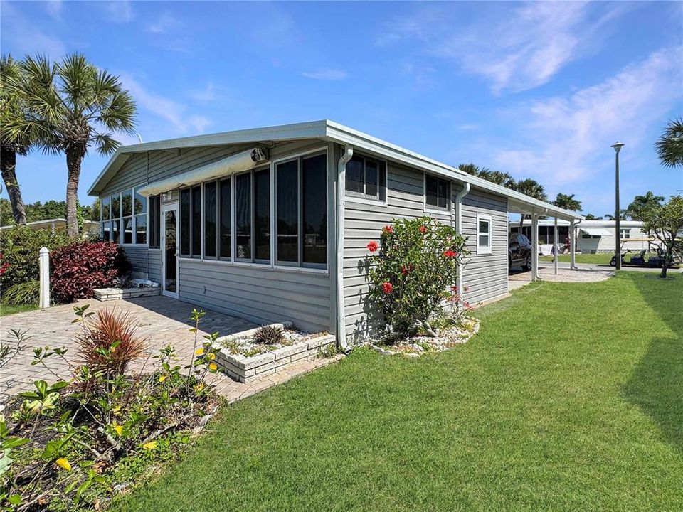 合同活跃: $139,000 (2 贝兹, 2 浴室, 1056 平方英尺)