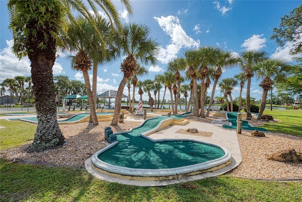 合同活跃: $139,000 (2 贝兹, 2 浴室, 1056 平方英尺)