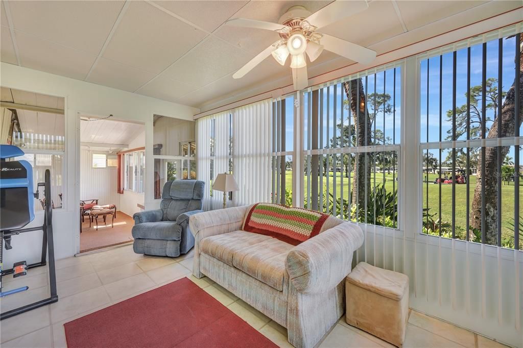 合同活跃: $139,000 (2 贝兹, 2 浴室, 1056 平方英尺)