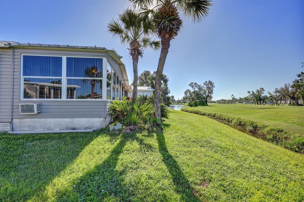 合同活跃: $139,000 (2 贝兹, 2 浴室, 1056 平方英尺)