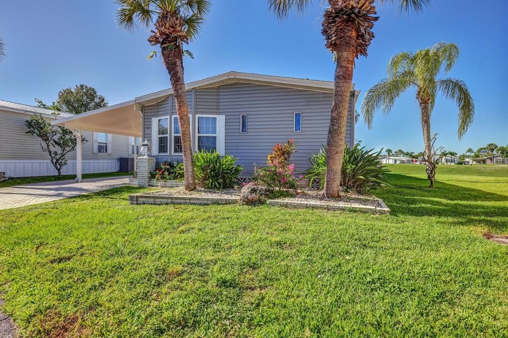 合同活跃: $139,000 (2 贝兹, 2 浴室, 1056 平方英尺)