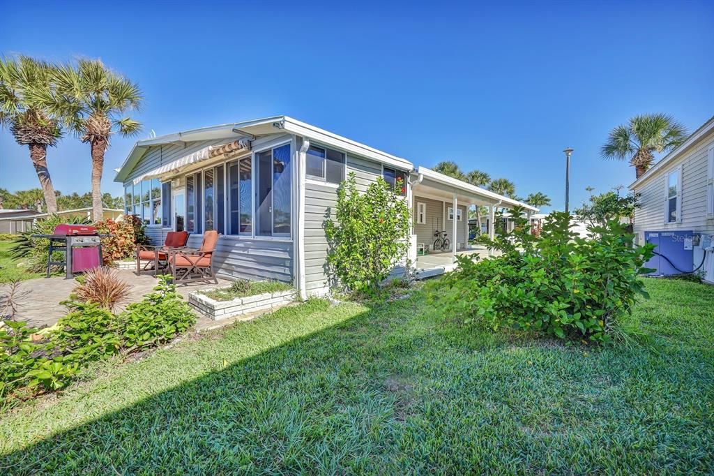 合同活跃: $139,000 (2 贝兹, 2 浴室, 1056 平方英尺)