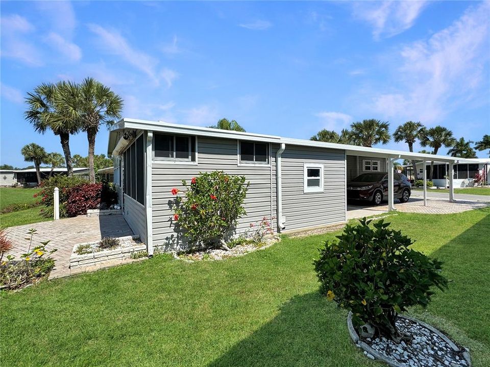 合同活跃: $139,000 (2 贝兹, 2 浴室, 1056 平方英尺)