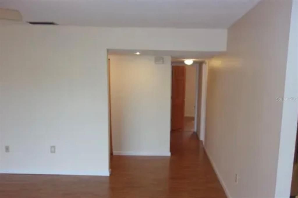 For Sale: $267,000 (2 beds, 2 baths, 1137 Square Feet)