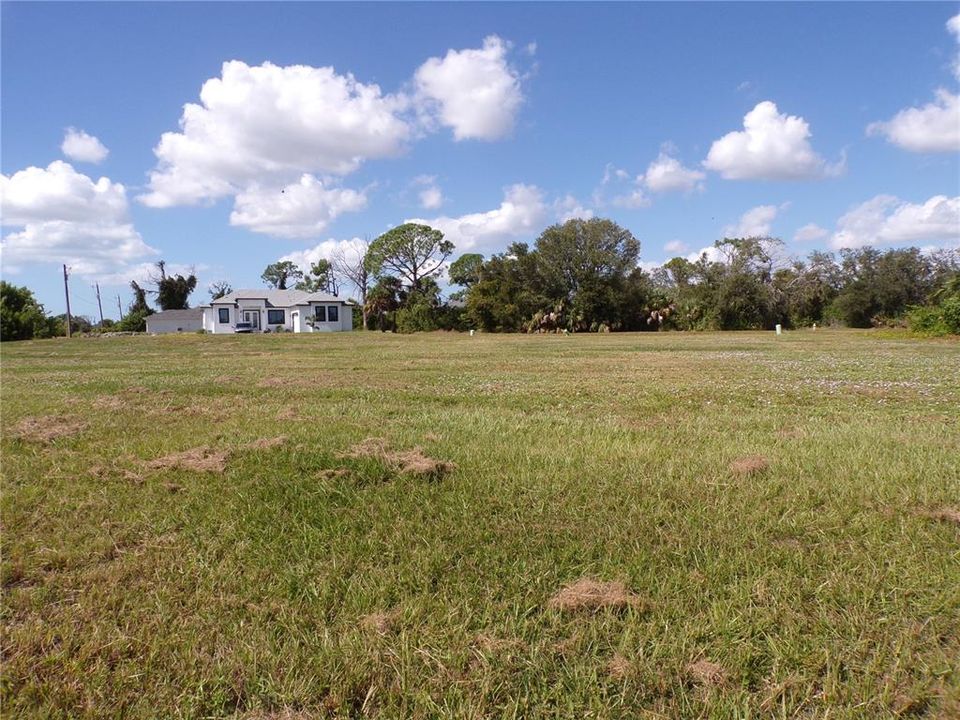 Activo con contrato: $40,990 (0.19 acres)