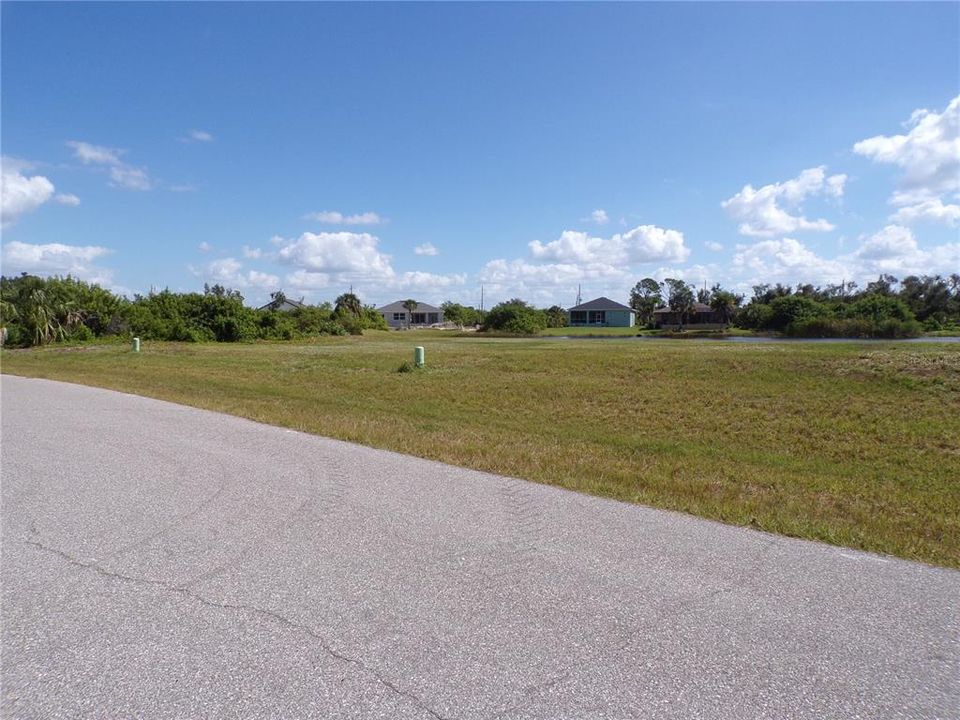 Active With Contract: $40,990 (0.19 acres)