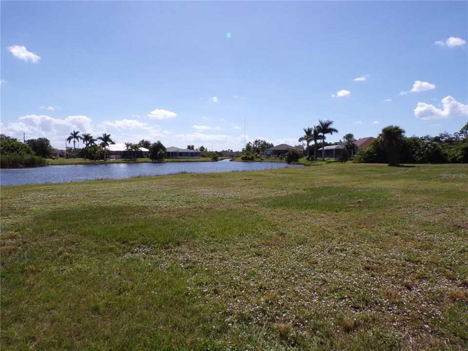 Activo con contrato: $40,990 (0.18 acres)