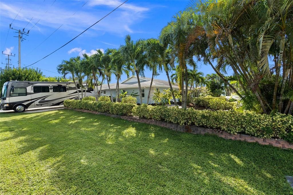 Recently Sold: $785,000 (3 beds, 3 baths, 2578 Square Feet)