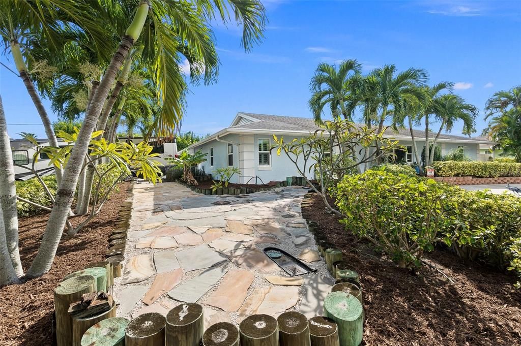 Recently Sold: $785,000 (3 beds, 3 baths, 2578 Square Feet)