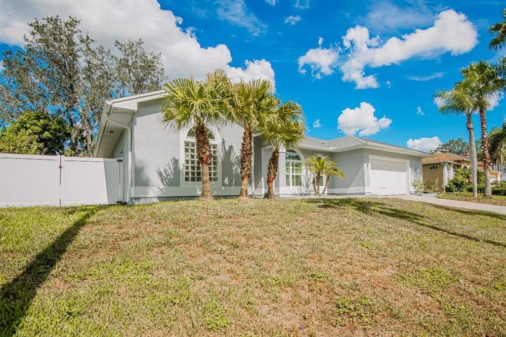 Recently Sold: $625,000 (3 beds, 3 baths, 2396 Square Feet)