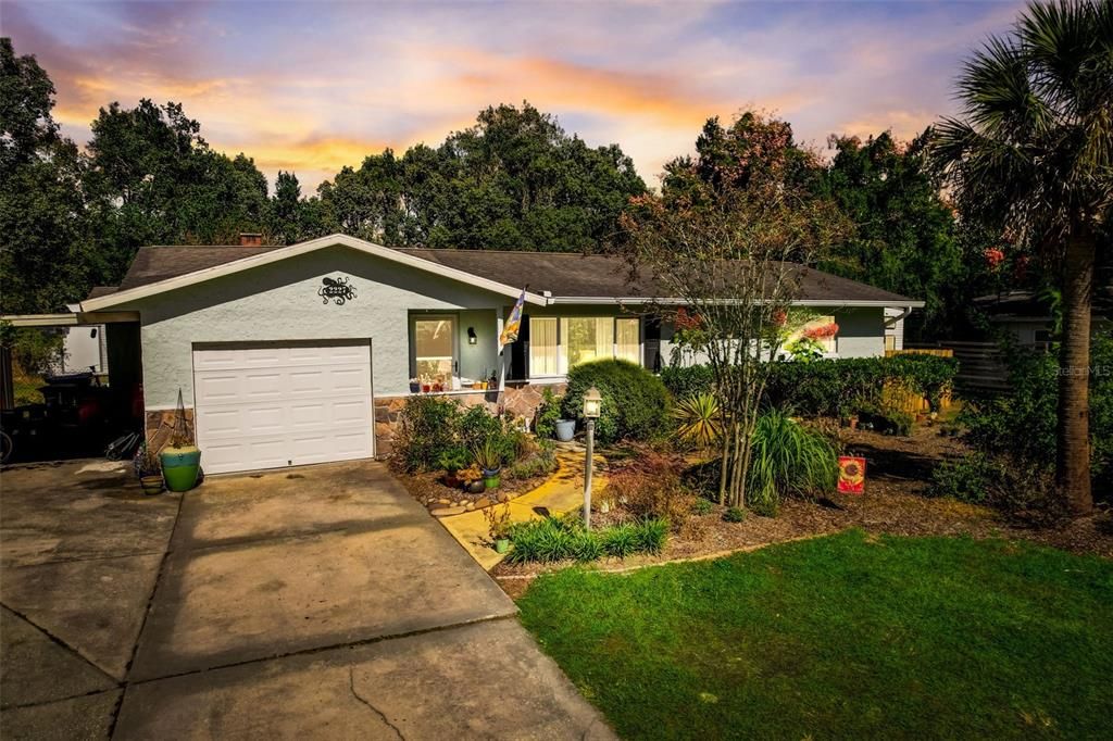 最近售出: $249,999 (3 贝兹, 2 浴室, 1200 平方英尺)