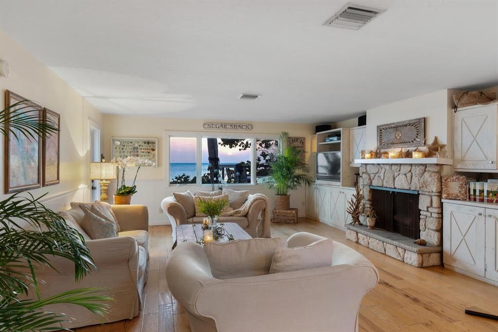 For Sale: $4,890,000 (4 beds, 4 baths, 2977 Square Feet)