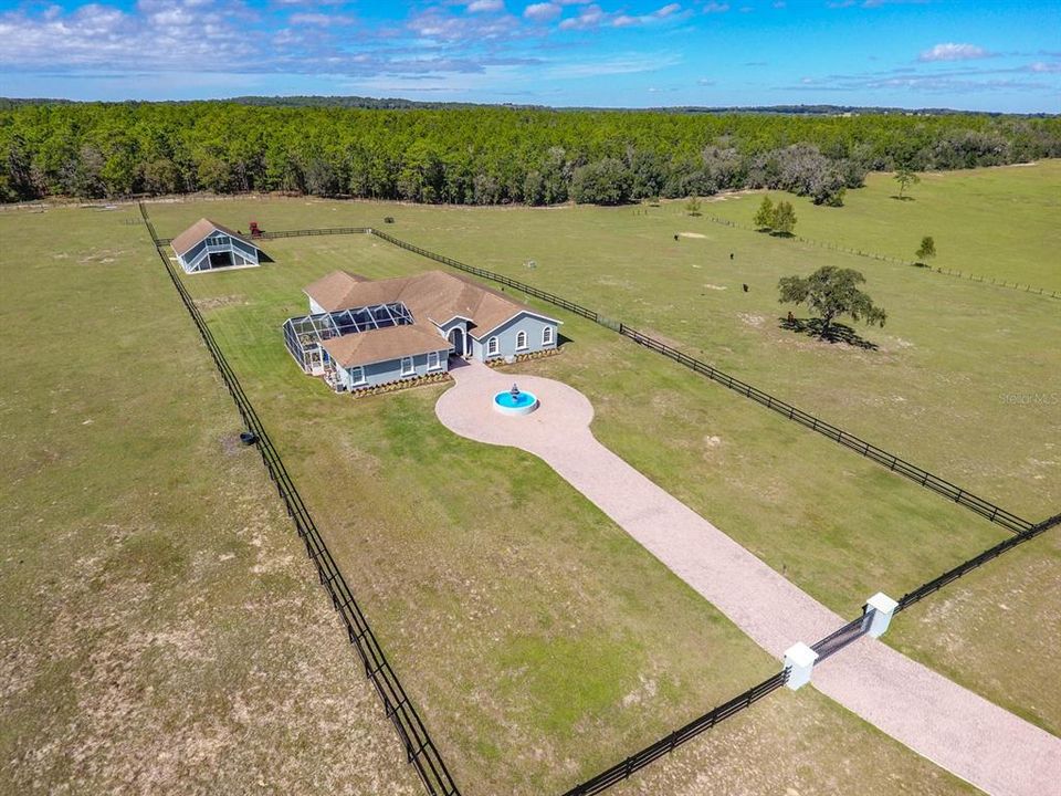 Недавно продано: $925,000 (5 спален, 4 ванн, 3136 Квадратных фут)