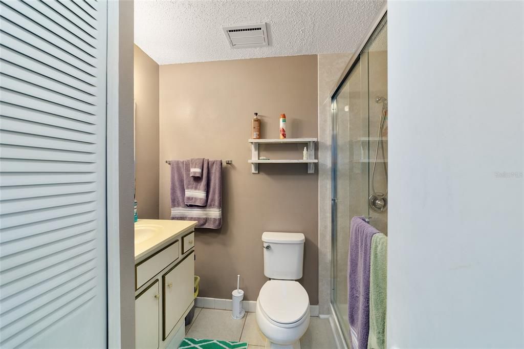 Active With Contract: $144,500 (2 beds, 2 baths, 1068 Square Feet)