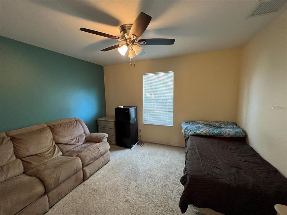Recently Rented: $650 (1 beds, 1 baths, 121 Square Feet)