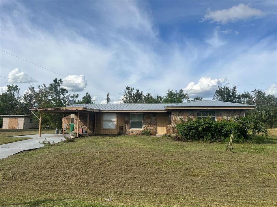 Recently Sold: $159,000 (2 beds, 2 baths, 992 Square Feet)