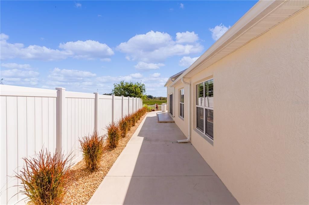 Active With Contract: $790,000 (3 beds, 2 baths, 2747 Square Feet)