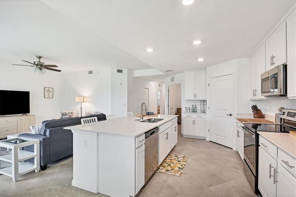 For Rent: $6,500 (2 beds, 2 baths, 1336 Square Feet)