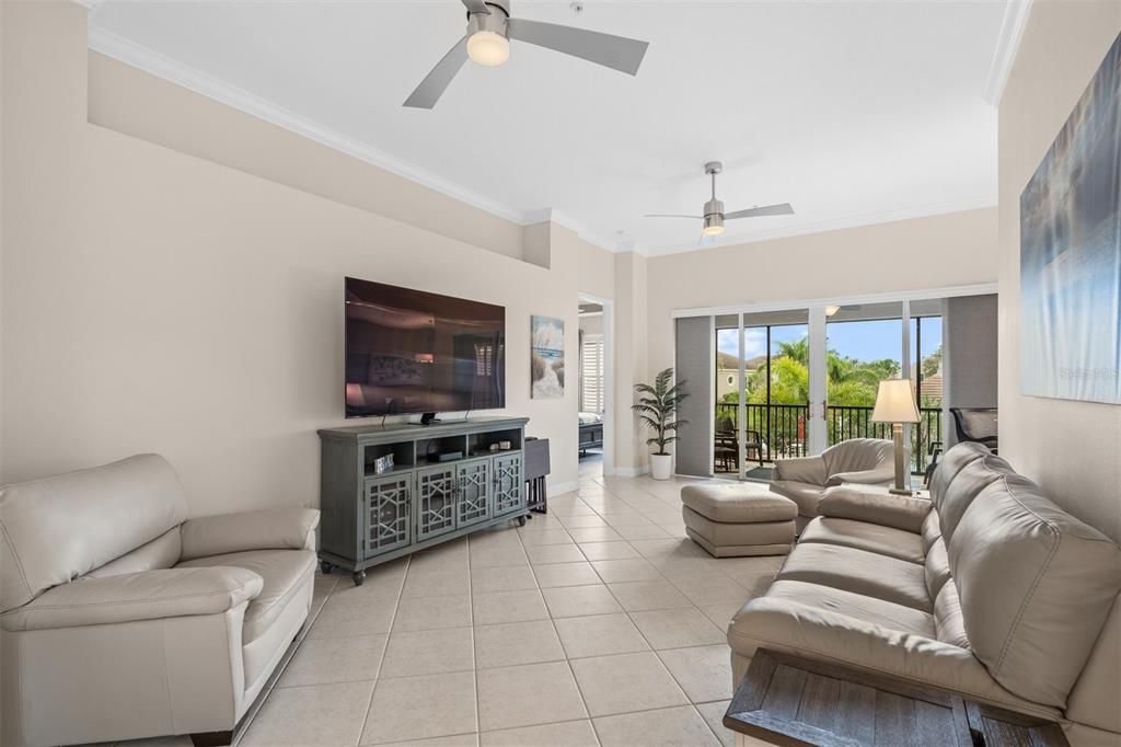 Recently Sold: $525,000 (3 beds, 2 baths, 1969 Square Feet)