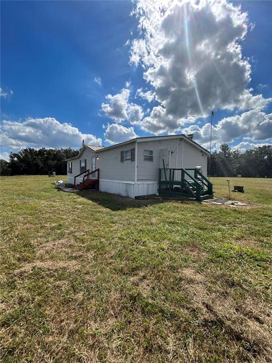 Recently Sold: $360,000 (3 beds, 2 baths, 1404 Square Feet)