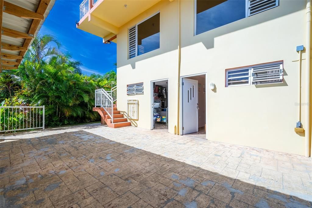 Entrance to studio and laundry on bottom floor