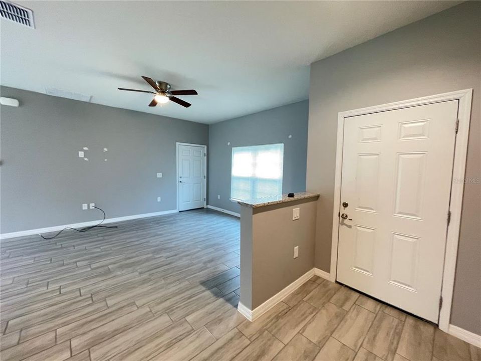Recently Rented: $1,899 (3 beds, 2 baths, 1475 Square Feet)