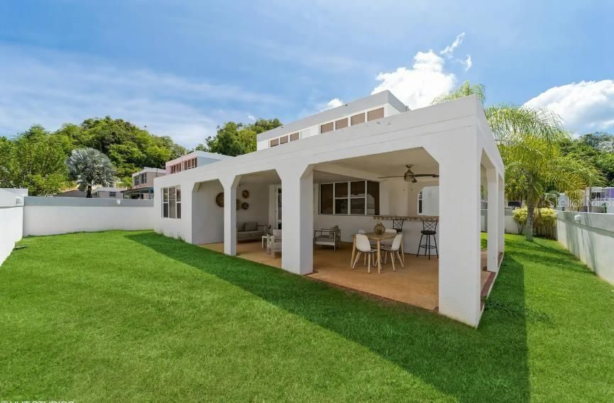 Vendido Recientemente: $369,900 (4 camas, 2 baños, 1844 Pies cuadrados)