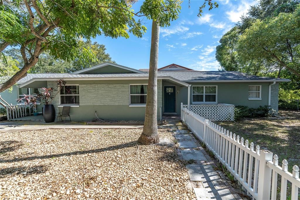 最近售出: $555,000 (6 贝兹, 0 浴室, 2321 平方英尺)