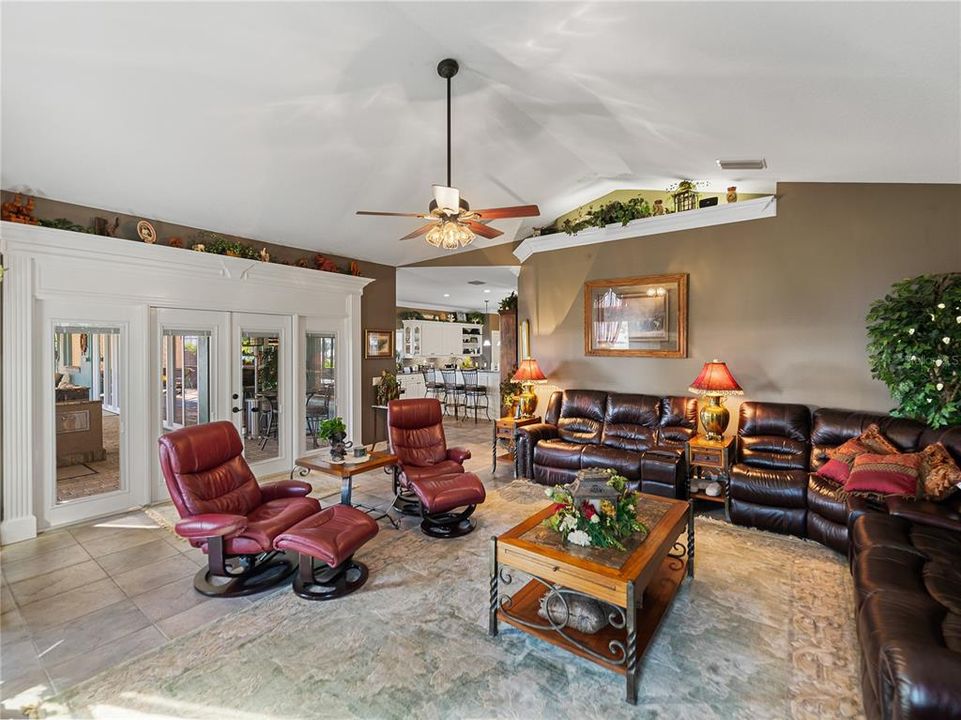 Recently Sold: $1,200,000 (4 beds, 3 baths, 3570 Square Feet)