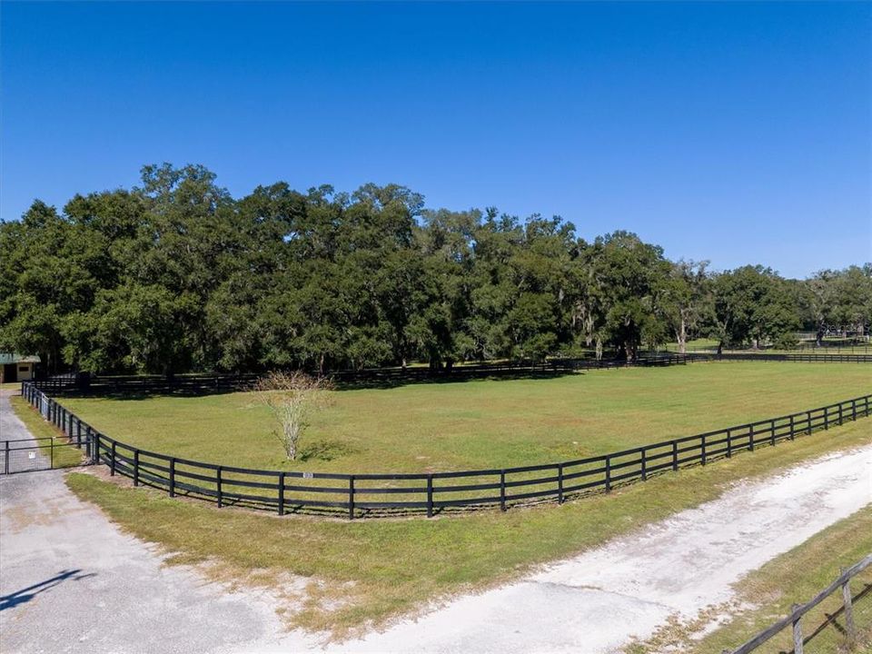 For Sale: $650,000 (3 beds, 2 baths, 1800 Square Feet)