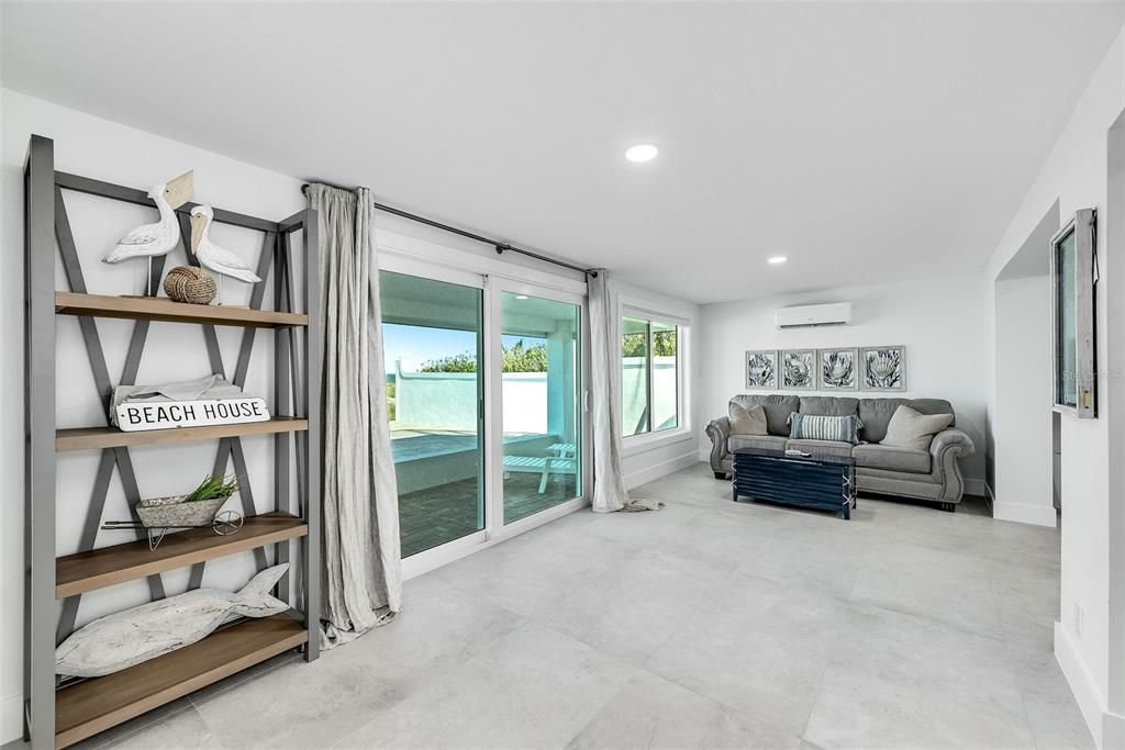 Recently Sold: $3,399,000 (4 beds, 4 baths, 3456 Square Feet)