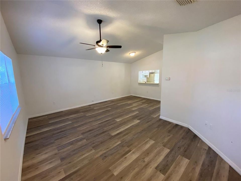 Recently Rented: $1,400 (3 beds, 2 baths, 1043 Square Feet)