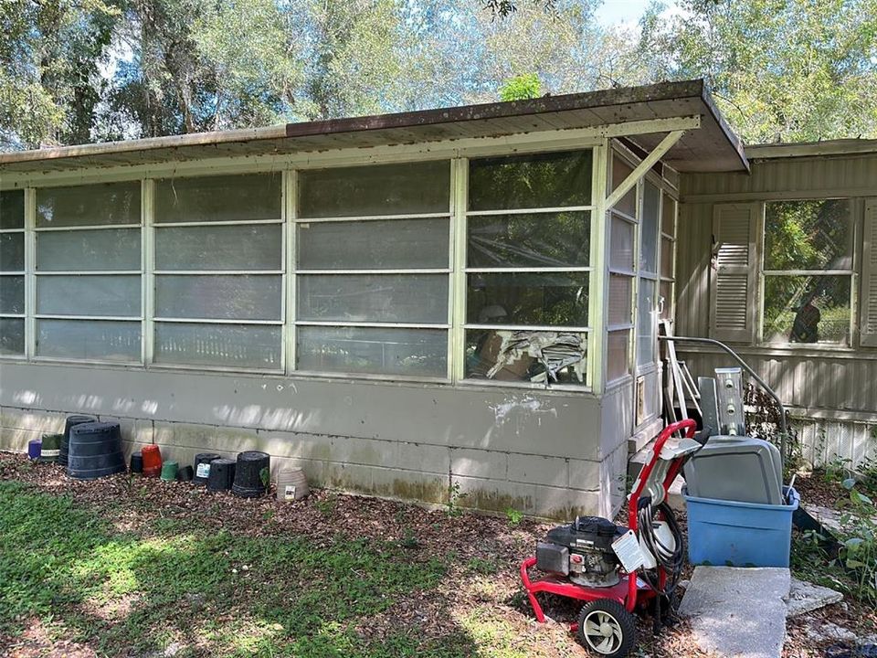 Recently Sold: $55,000 (2 beds, 1 baths, 784 Square Feet)